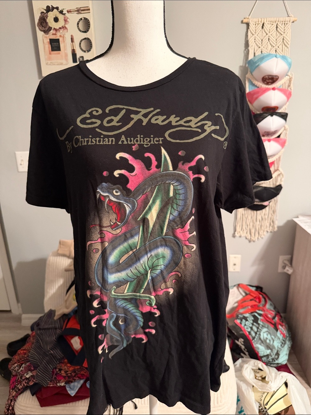 Ed hardy graphic tee size large